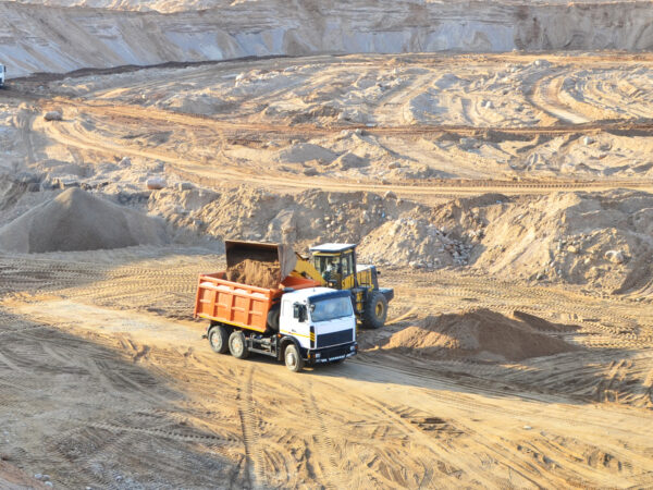 Перевозка нерудных материалов автомобильным транспортом по всей России